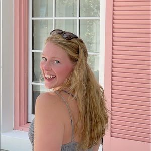 Meet your Posher, Emily